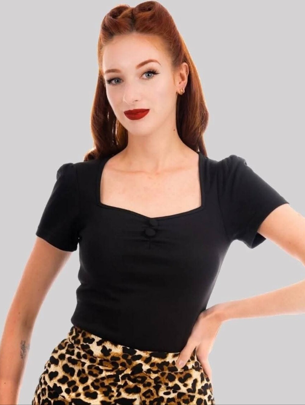 Black Square-Neck Short Sleeve Knit Top by